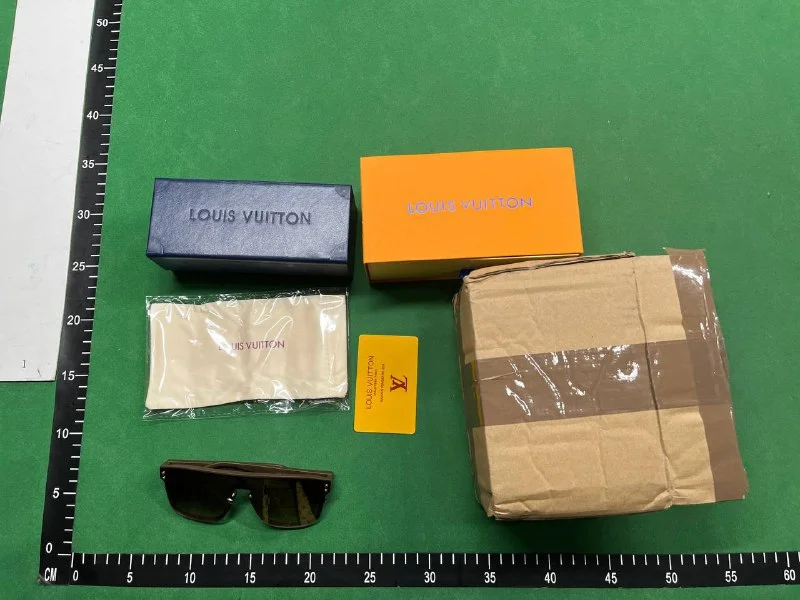 LV Sunglasses QC photo