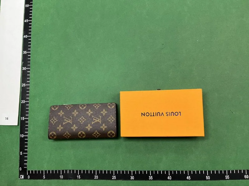 Louis Vuitton Wallet QC photo