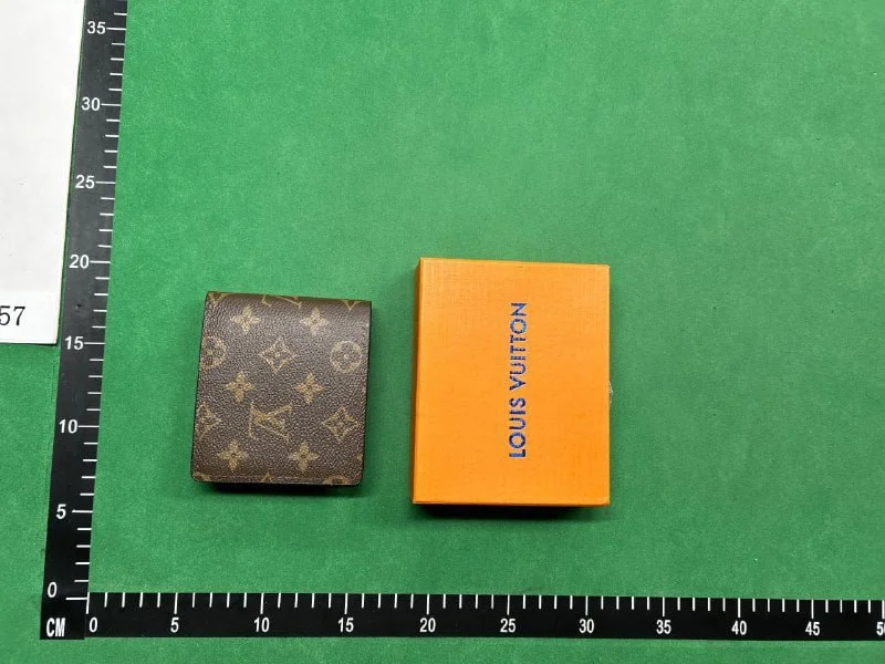 Louis Vuitton Wallet QC photo