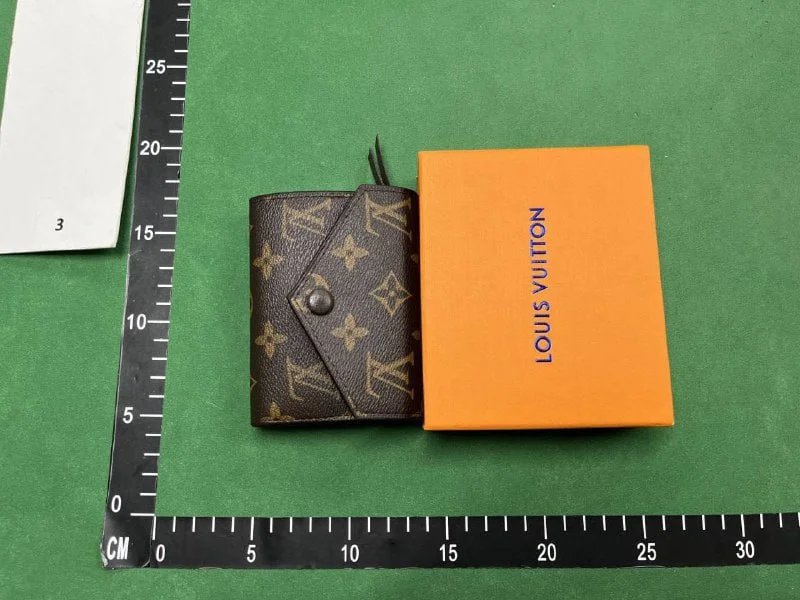 Louis Vuitton Wallet QC photo