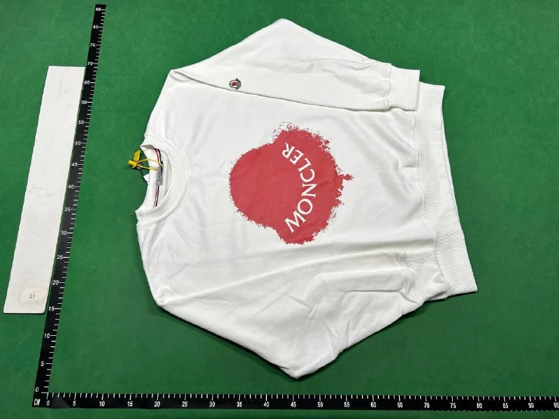 Moncler Sweater QC photo