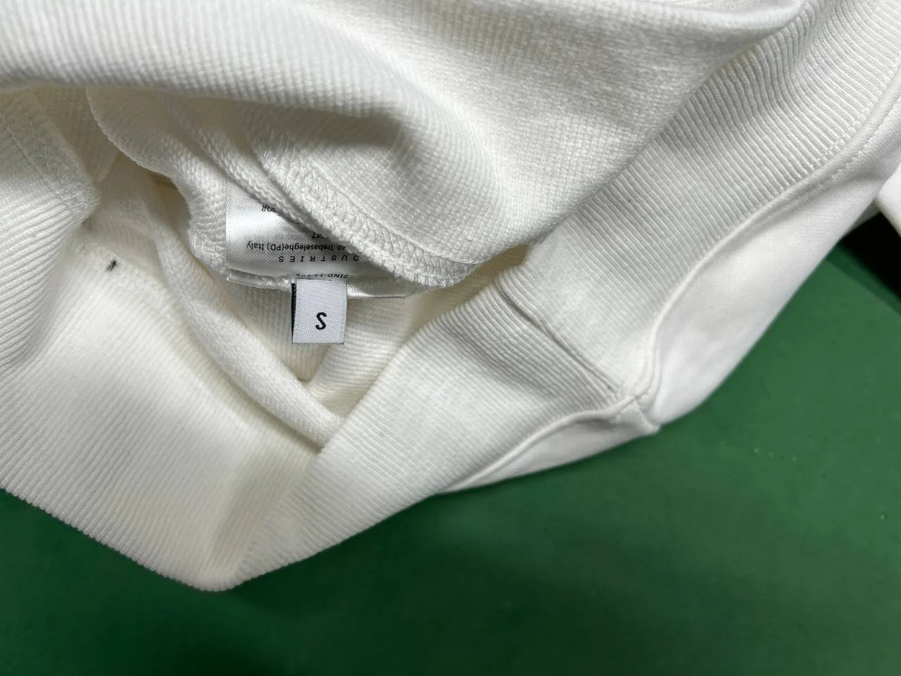 Moncler Sweater QC photo