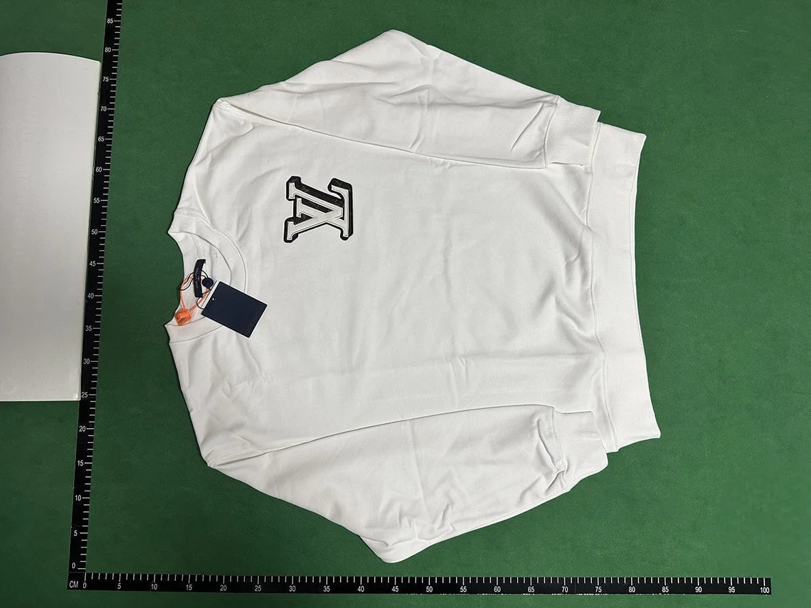 Louis Vuitton Sweater QC photo