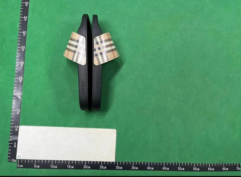 Burberry Slides QC photo