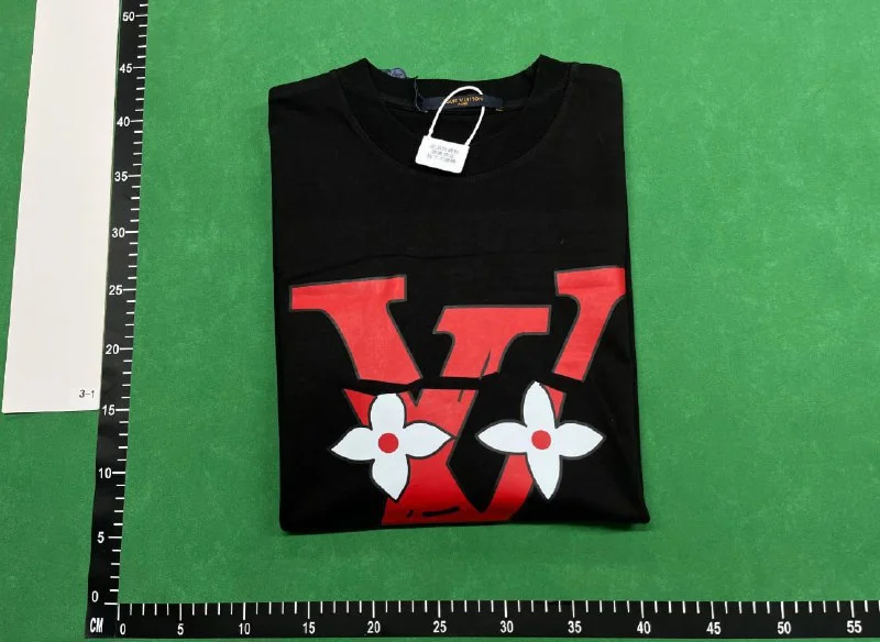 LV T-Shirt QC photo