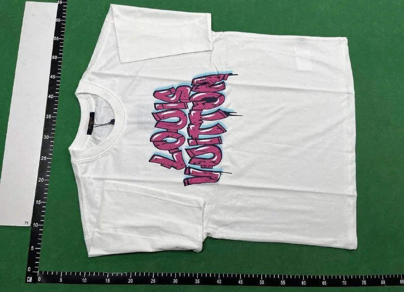 Louis Vuitton T-shirt (40 CP) QC photo