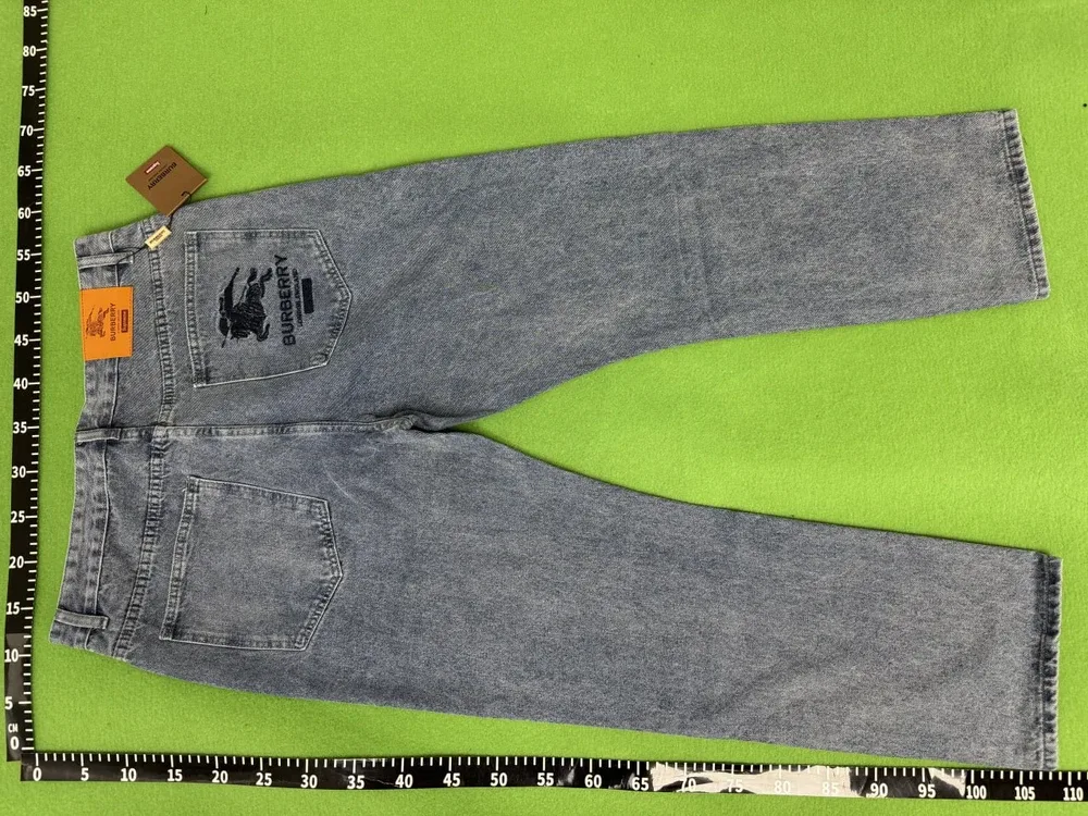 Burberry Jeans QC photo