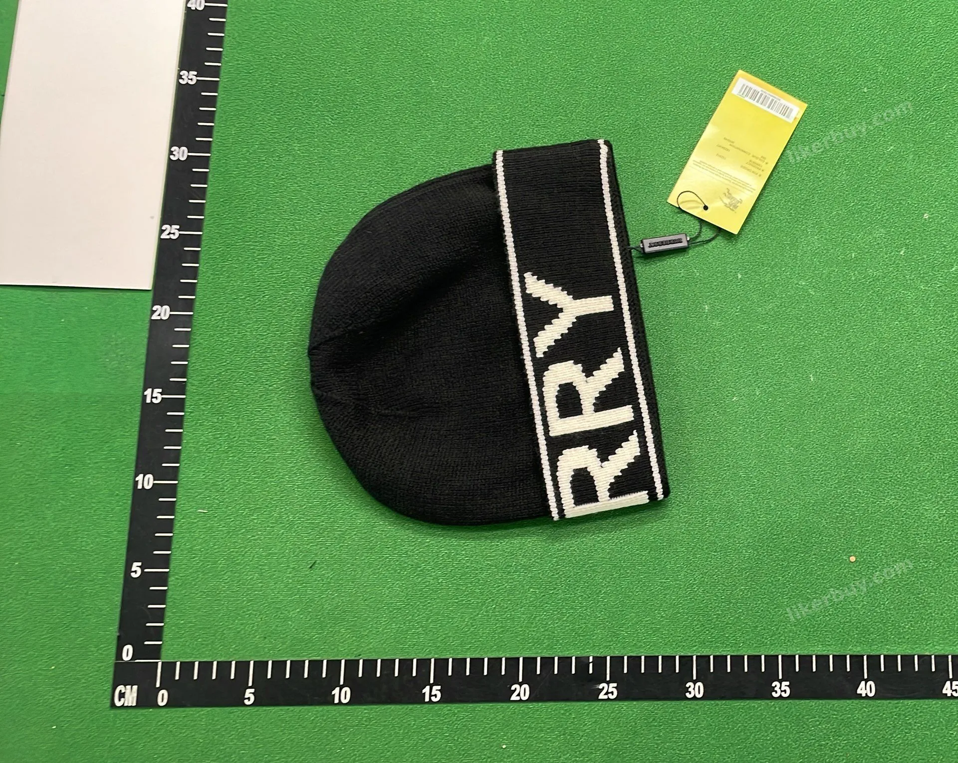 Burberry Logo Knit Beanie QC photo