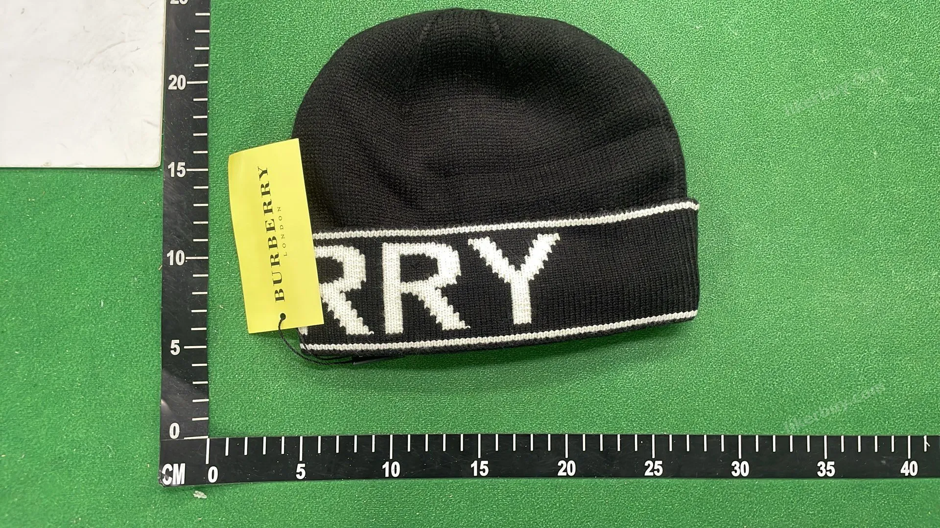 Burberry Logo Knit Beanie QC photo