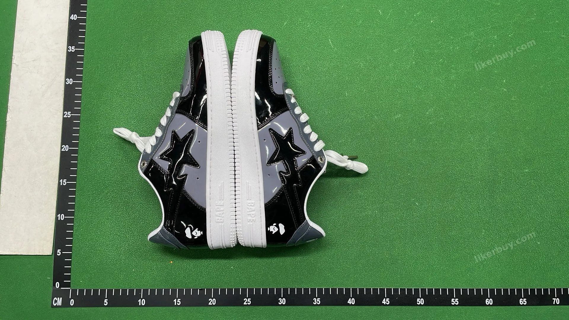 BAPE Camo Pattern Low-Top Sneakers QC photo