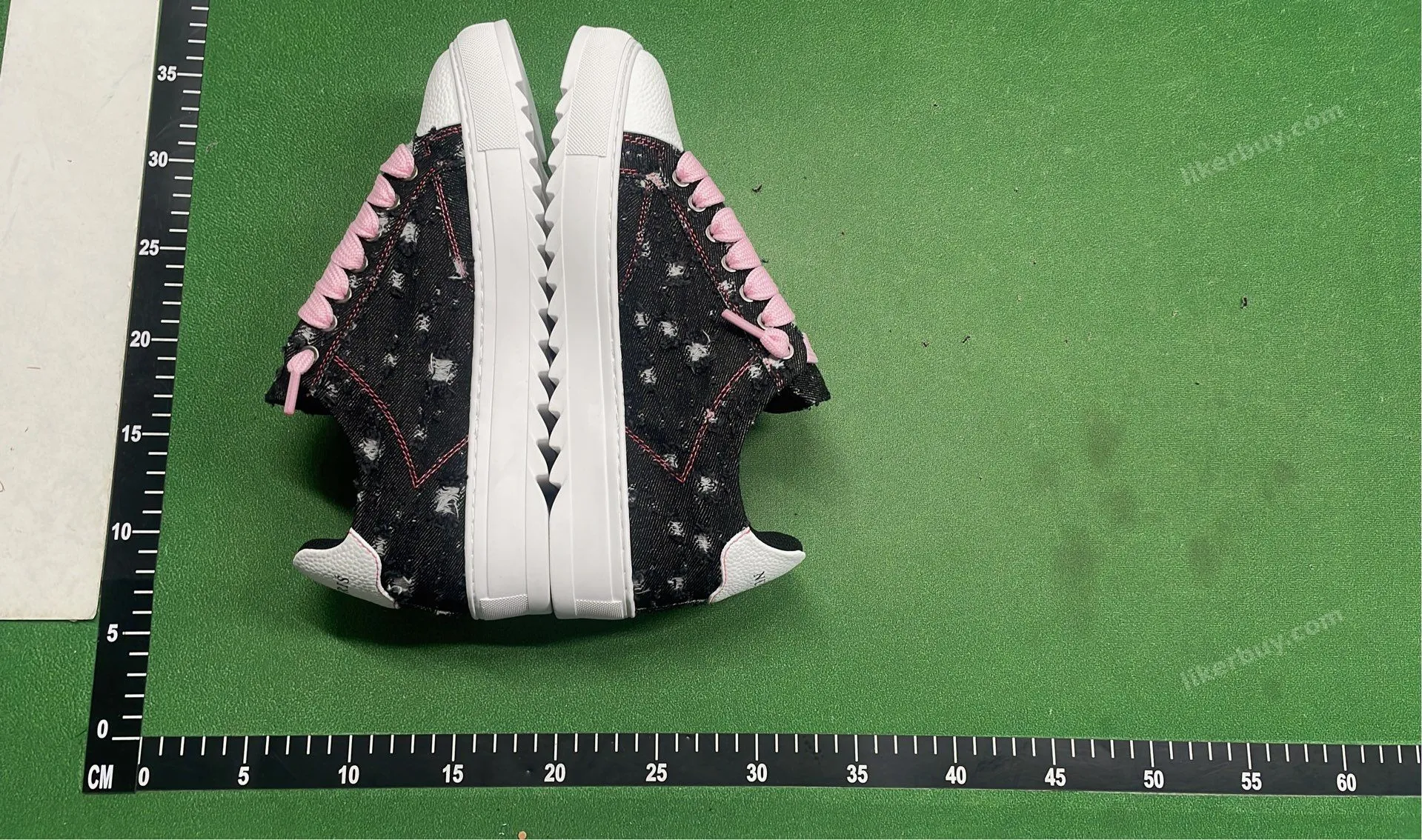Numen Black and White Low-Top Sneakers QC photo